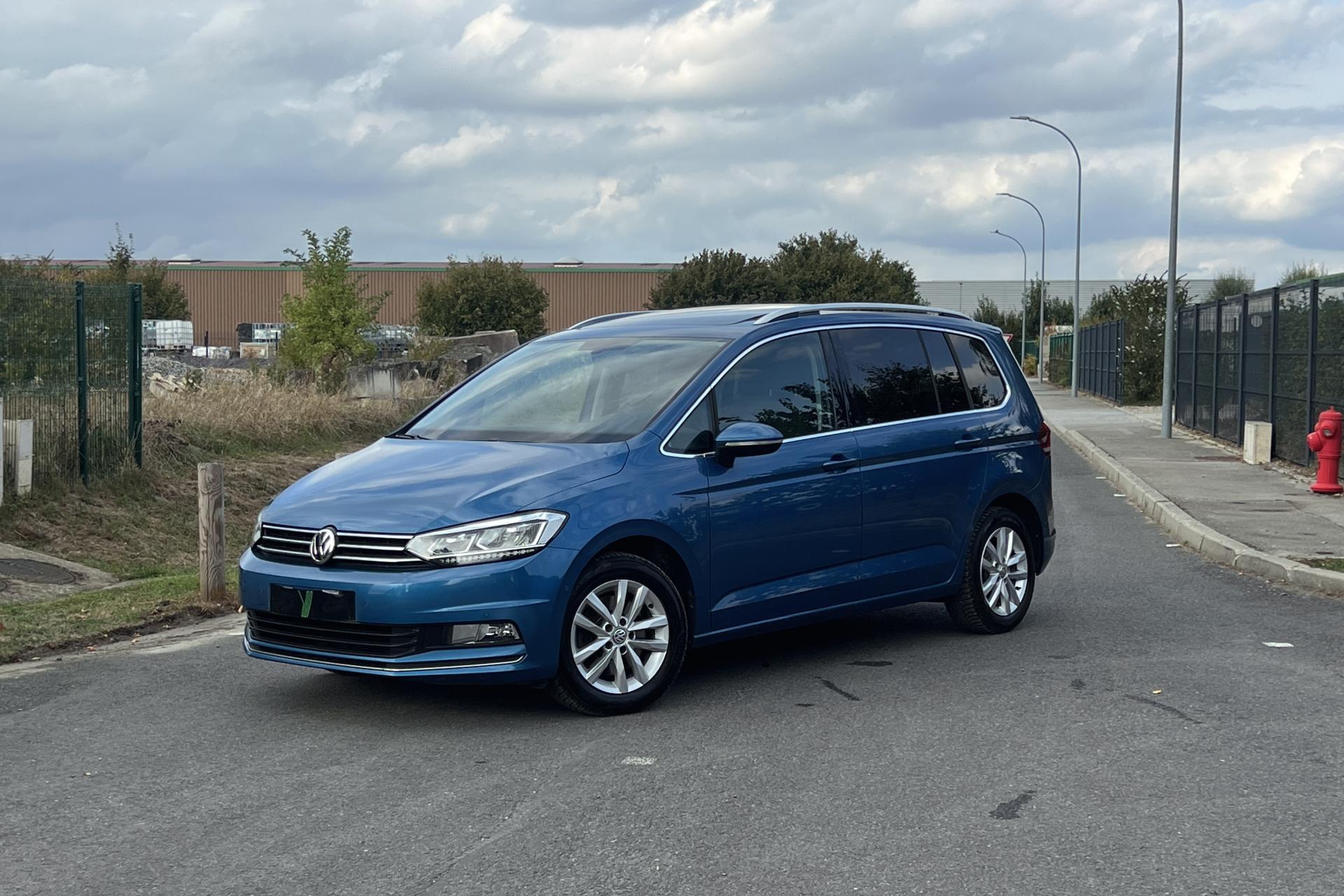 VOLKSWAGEN TOURAN 1.4 16V TSI BlueMotion - 150 - DSG 7 7places - Carat - Toit Ouvrant - DCC Mode