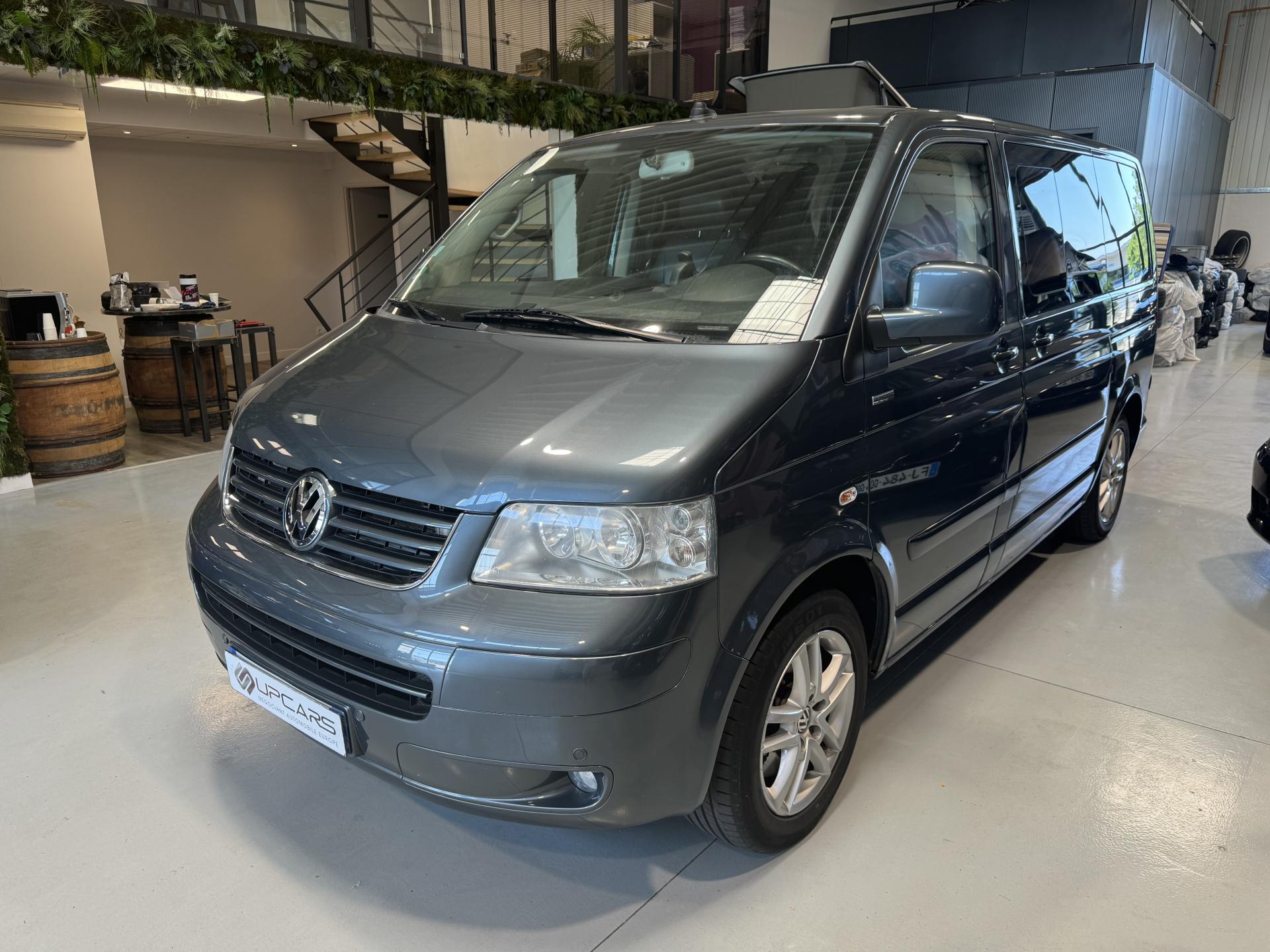 VOLKSWAGEN MULTIVAN