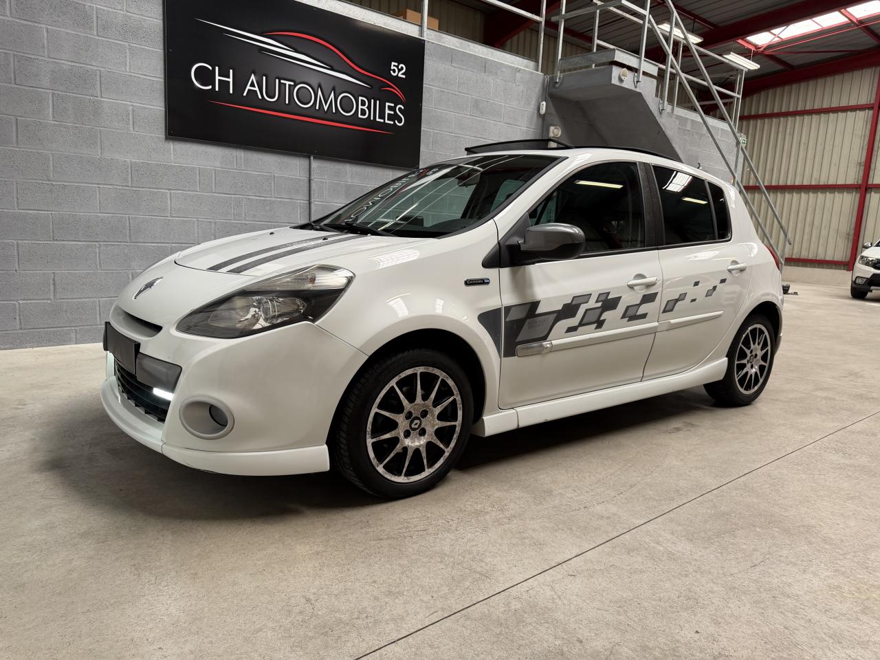 RENAULT CLIO