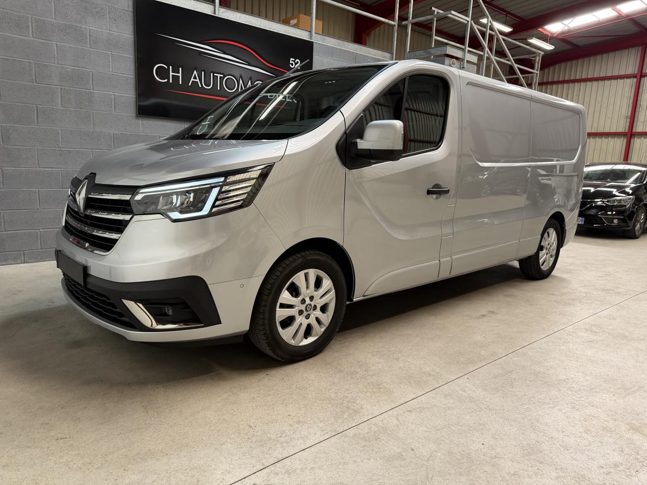 RENAULT TRAFIC