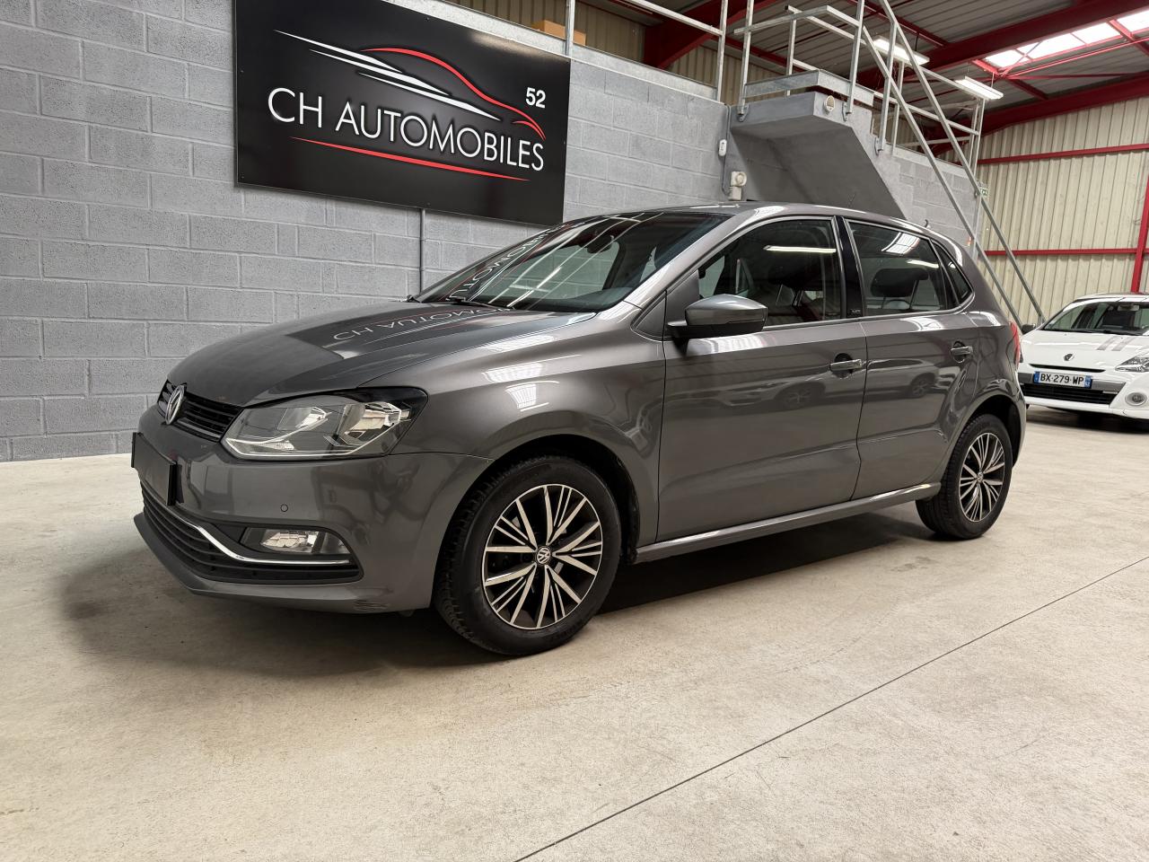 VOLKSWAGEN POLO