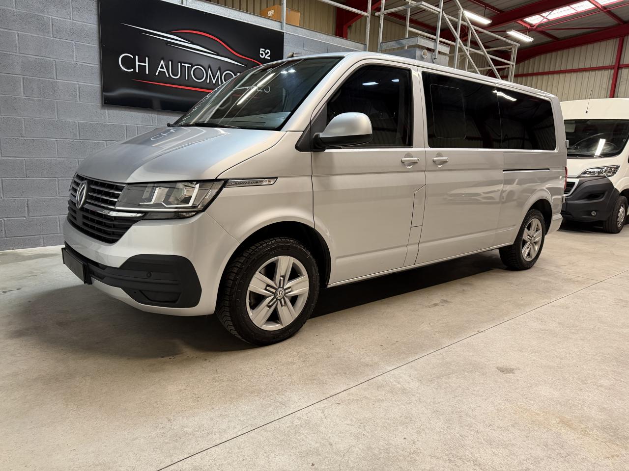 VOLKSWAGEN CARAVELLE