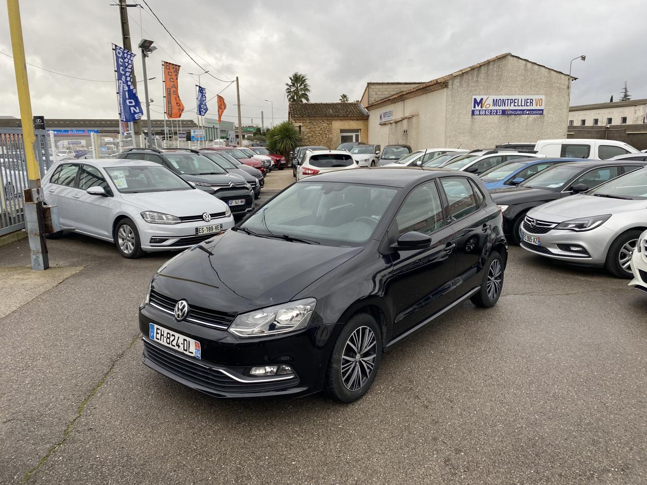 VOLKSWAGEN POLO