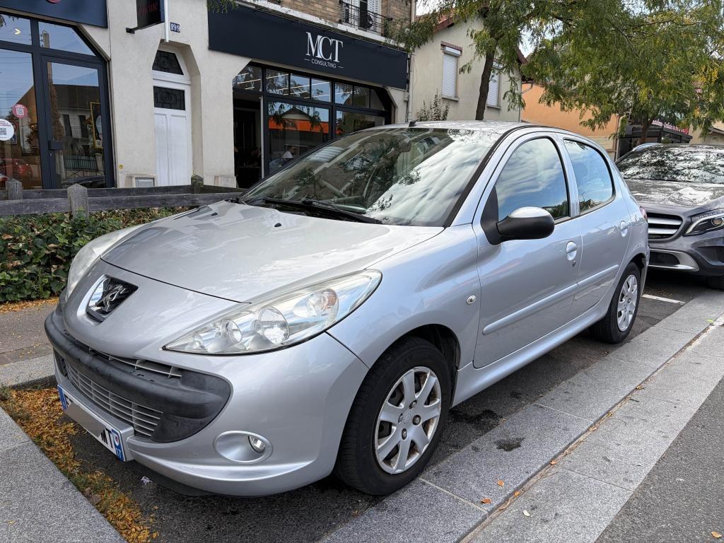 PEUGEOT 206 + 1.4 HDi 70 Trendy / Radar de Recul - Clim