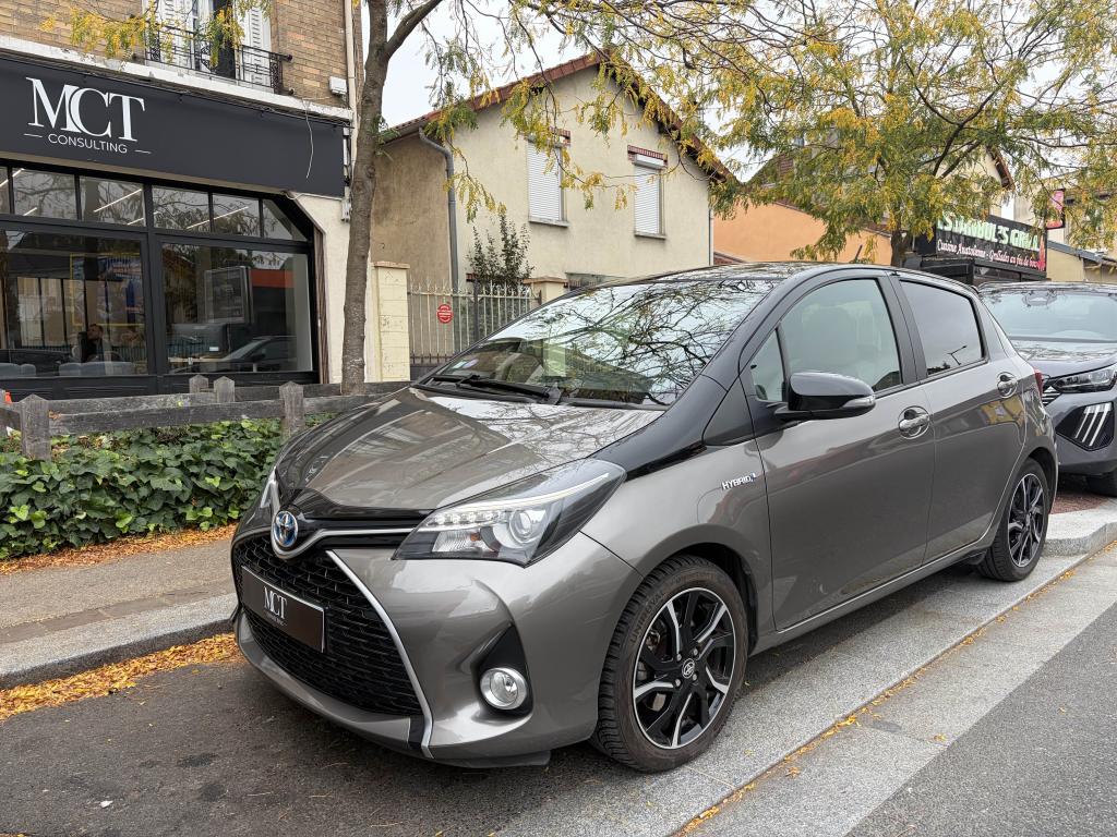 TOYOTA YARIS Hybride 100h e-CVT III Collection PHASE 2 / 1ère Main - Toit Pano