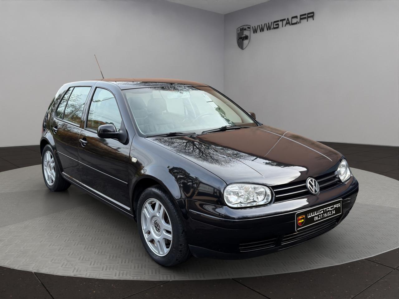 VOLKSWAGEN GOLF