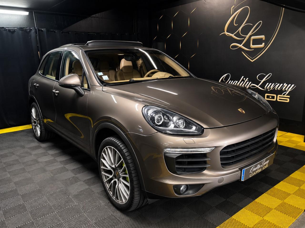 PORSCHE CAYENNE