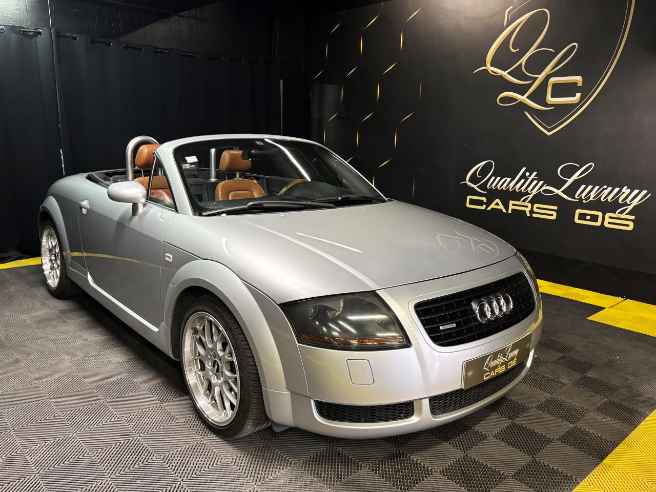 AUDI TT