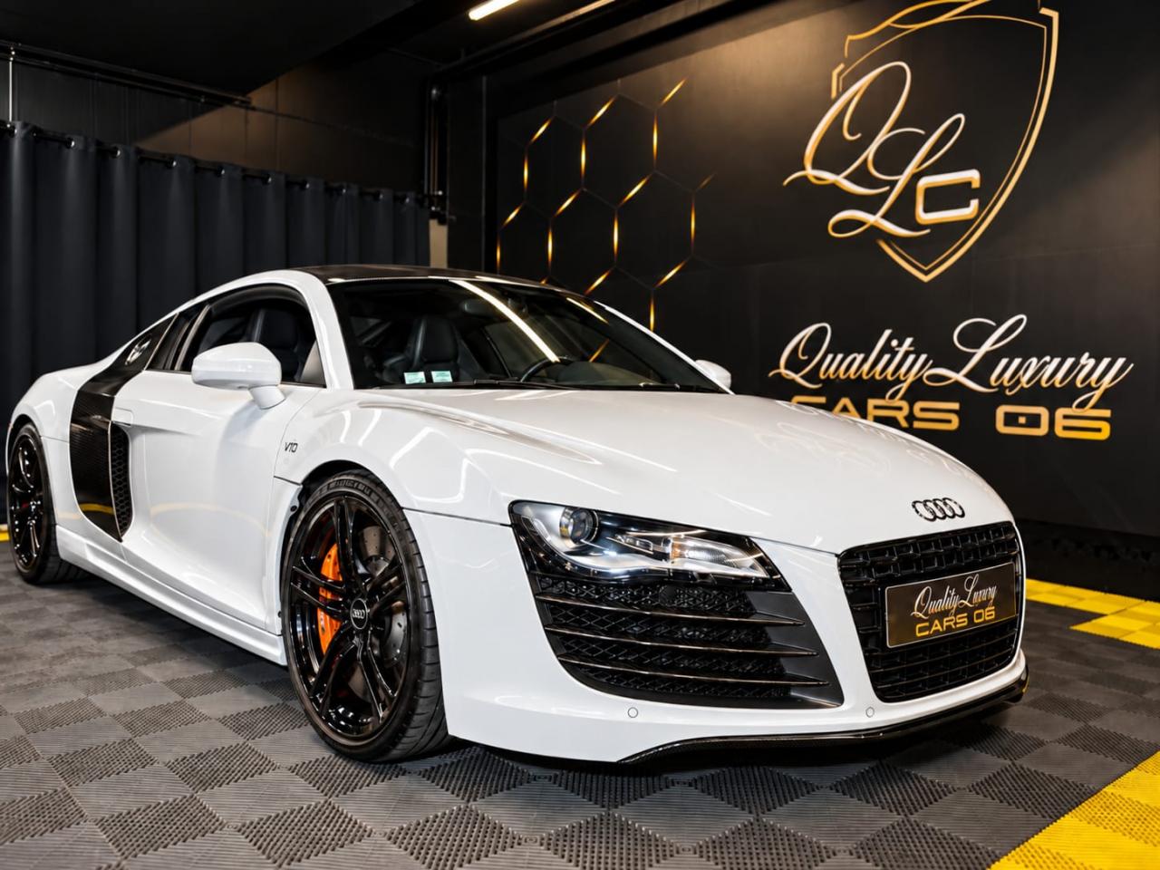 AUDI R8