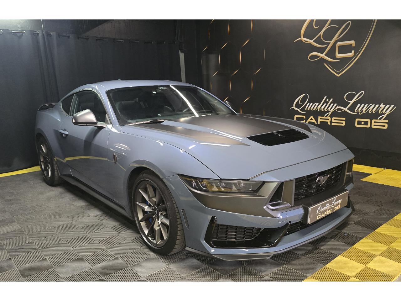 FORD MUSTANG