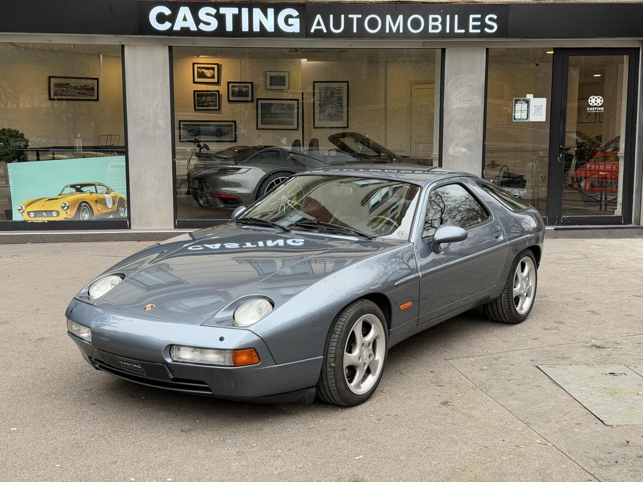 PORSCHE 928