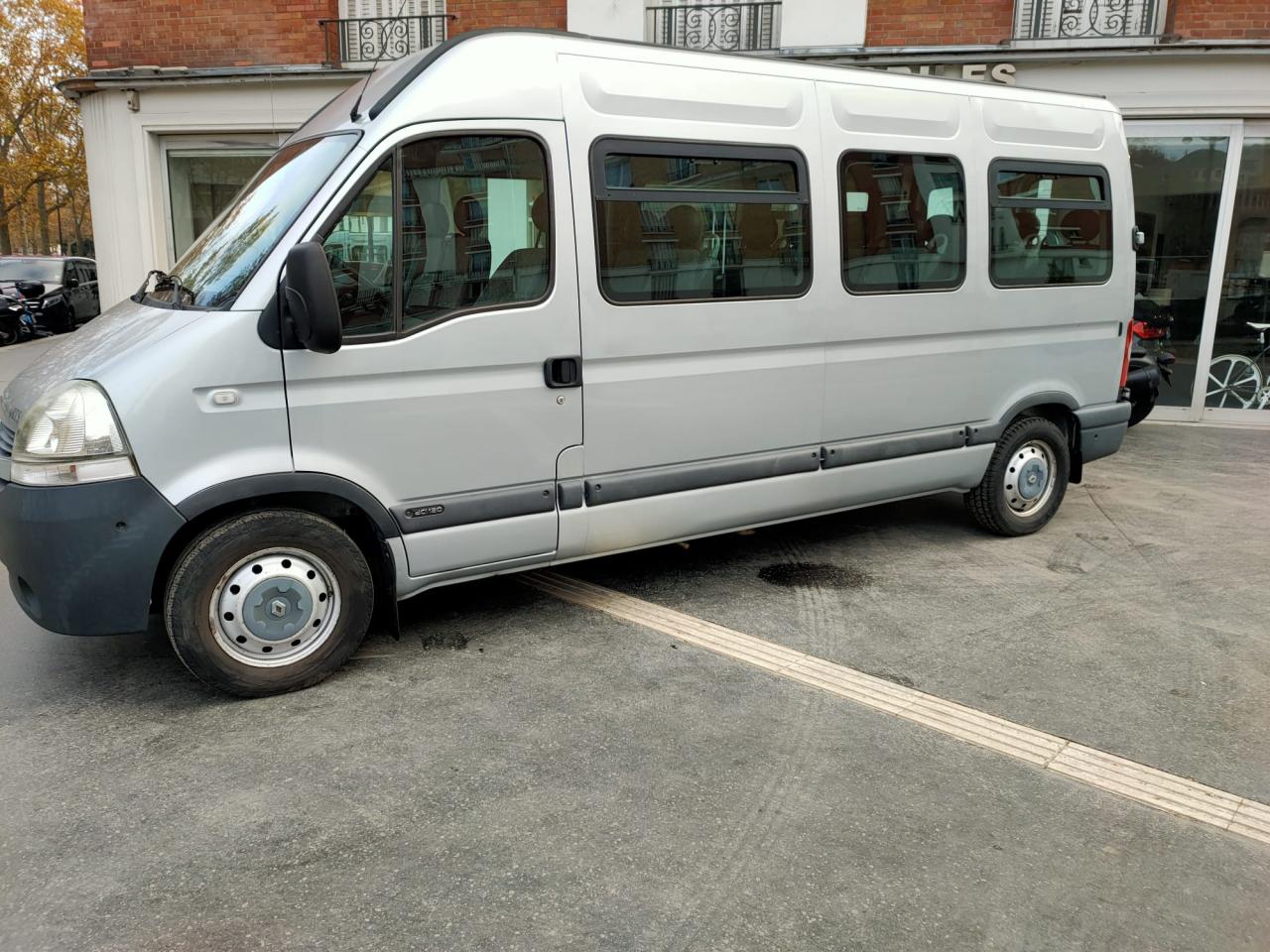 RENAULT MASTER II BUS