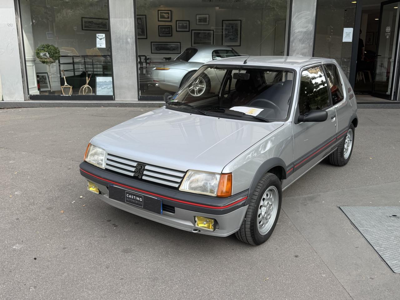 PEUGEOT 205 1.6i - 115  BERLINE GTi PHASE 1