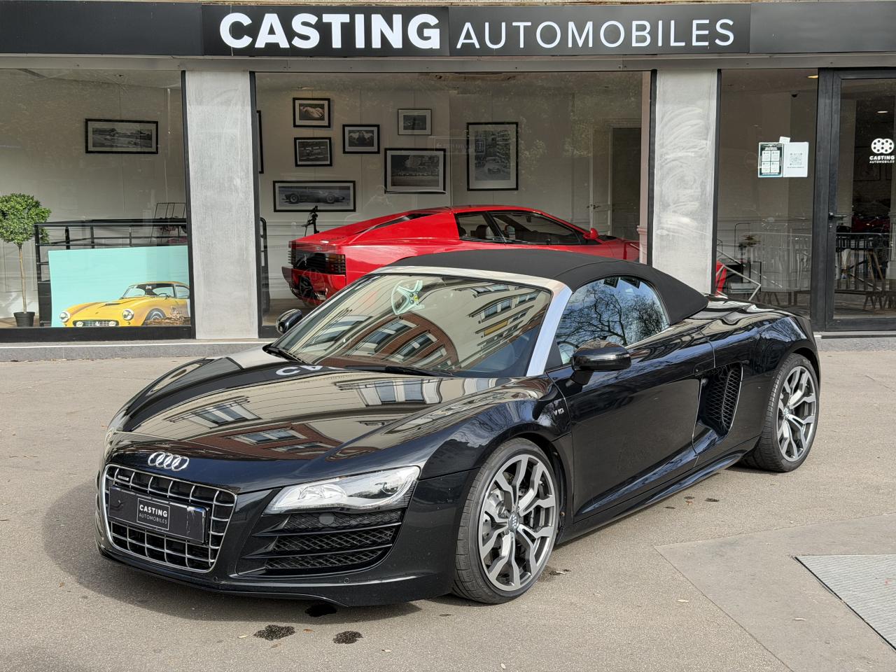 AUDI R8