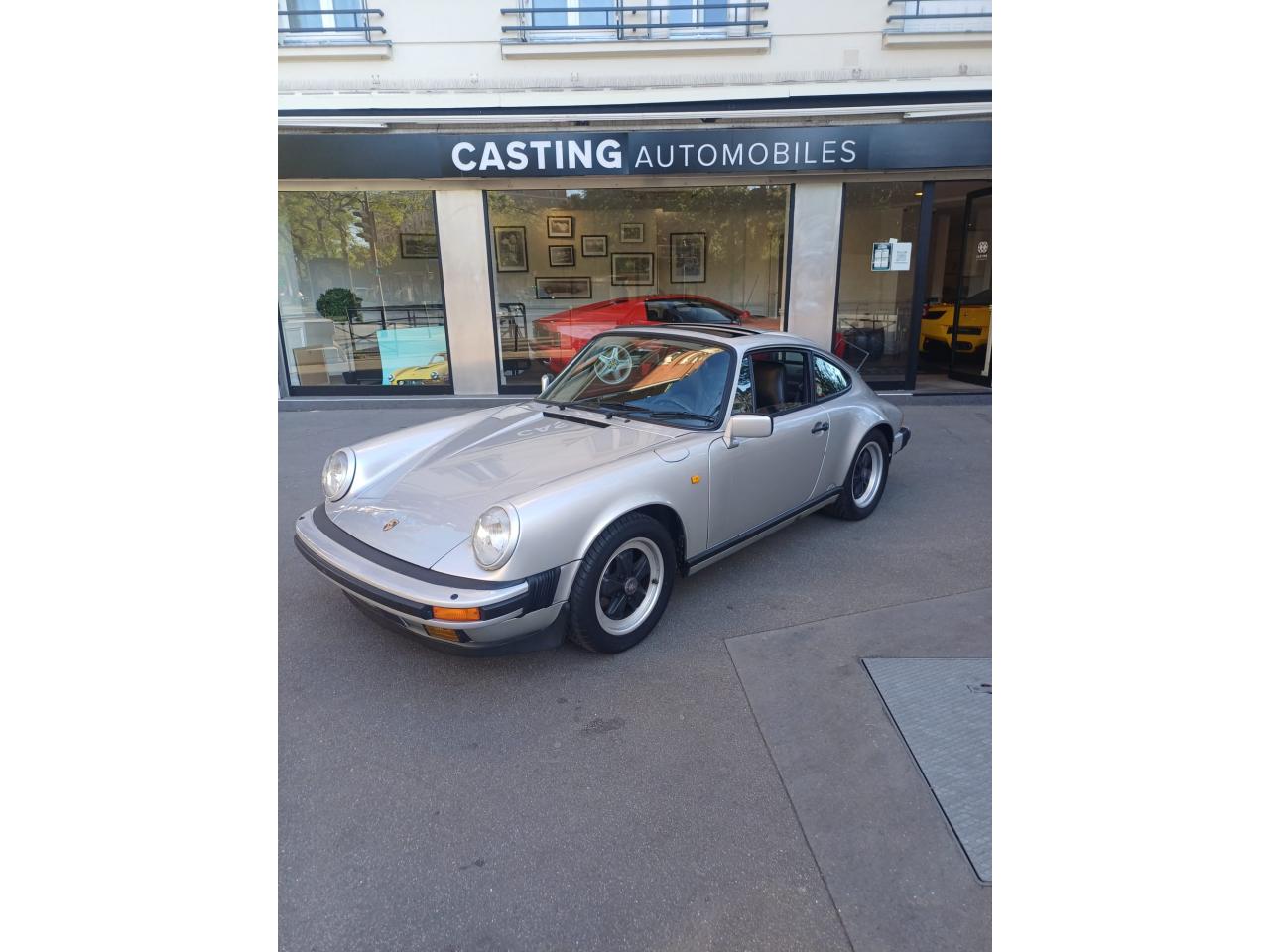 PORSCHE 911