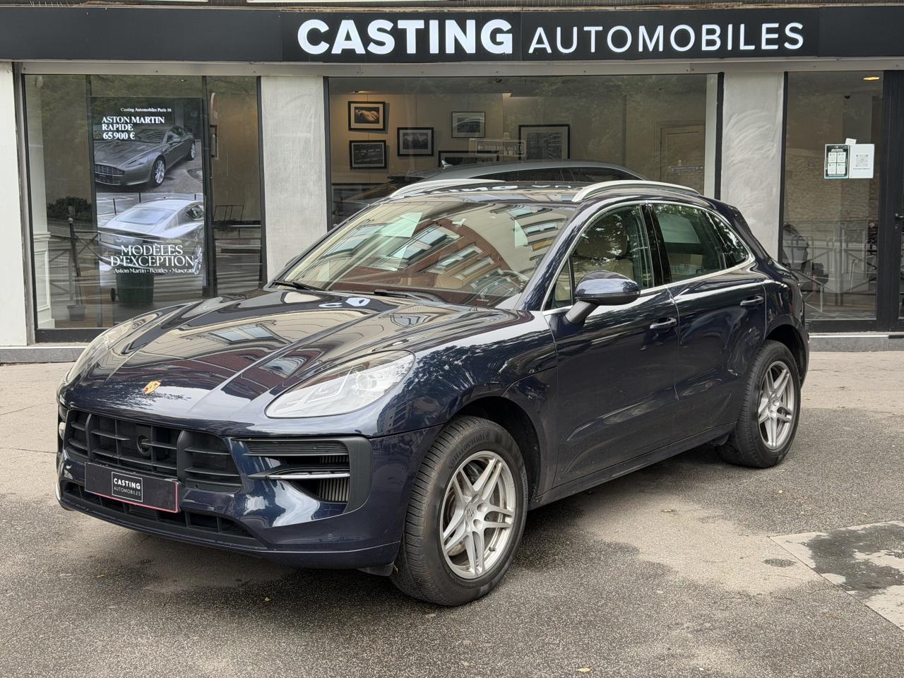 PORSCHE MACAN