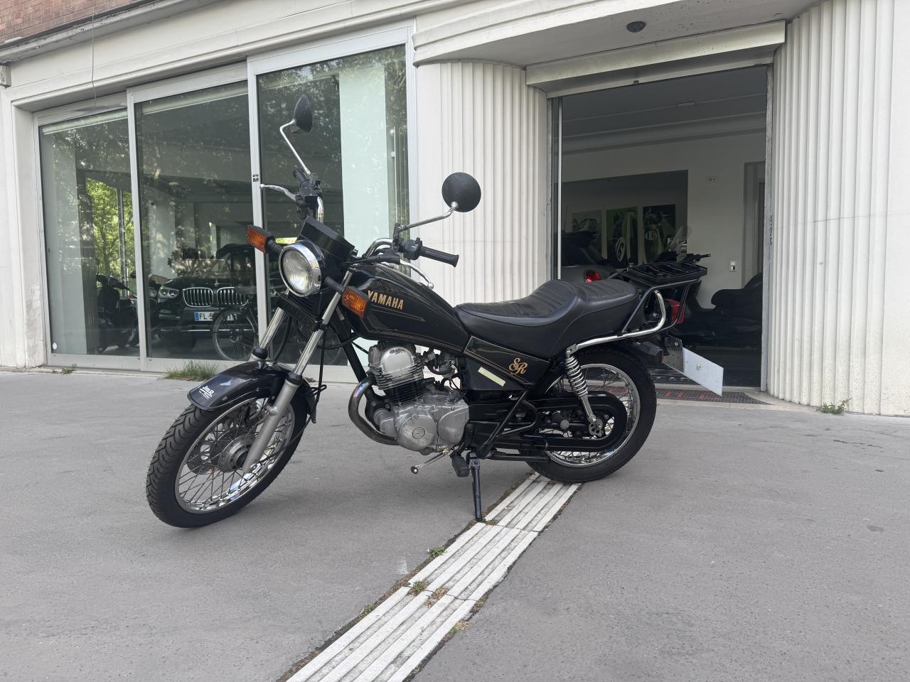 YAMAHA SR