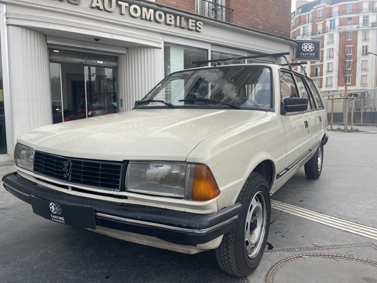 PEUGEOT 305