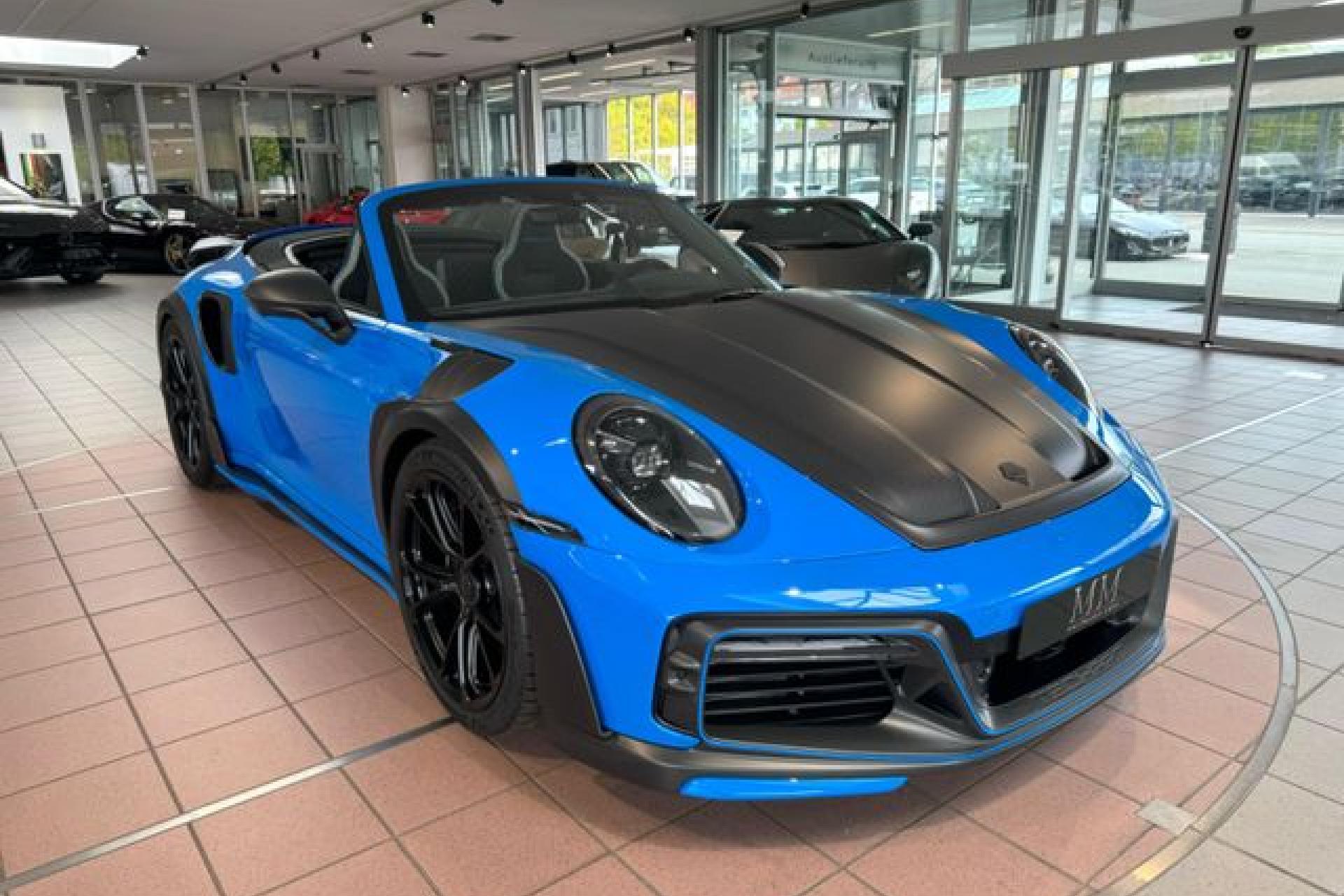 PORSCHE 911
