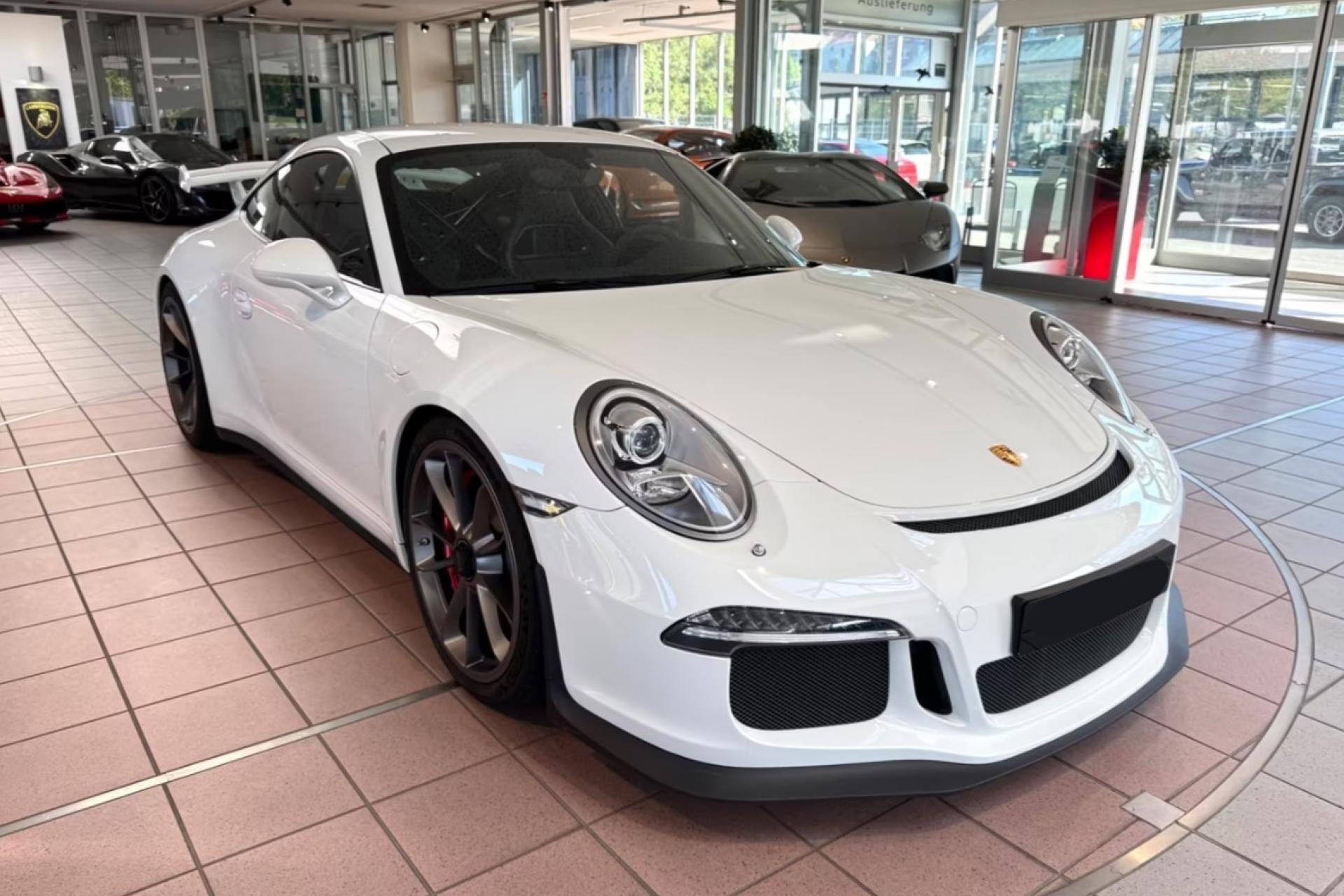 PORSCHE 911