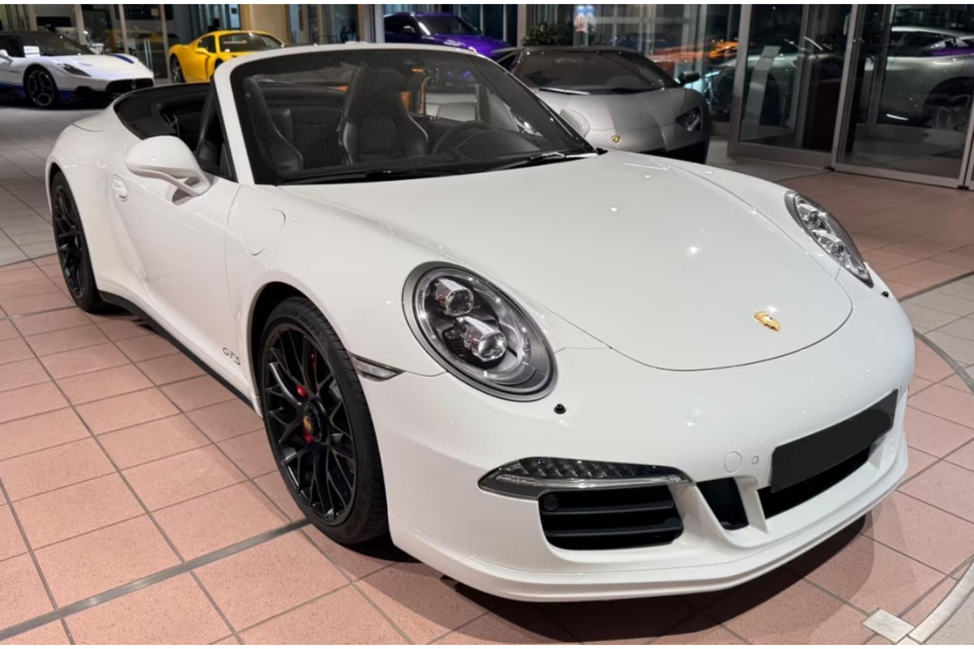 PORSCHE 911