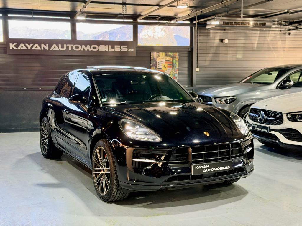 PORSCHE MACAN