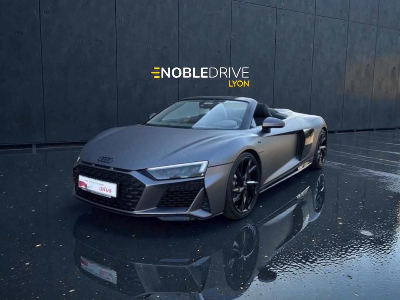 AUDI R8
