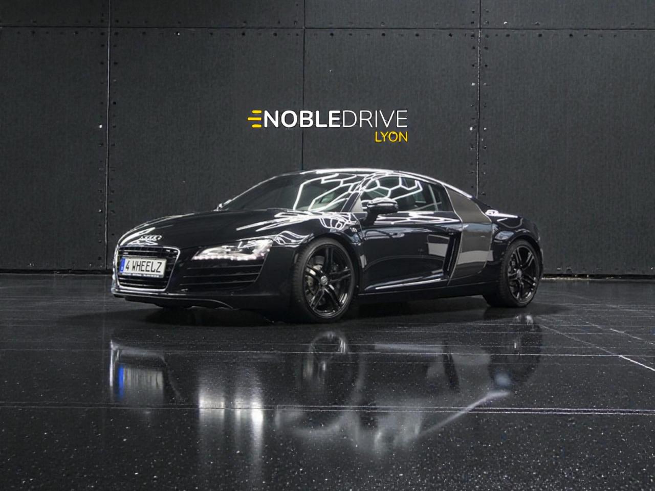 AUDI R8
