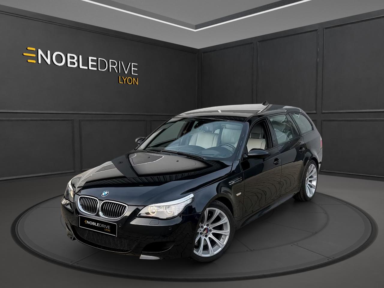 BMW M5 TOURING E61 V10 507ch SMG | ENTRETIEN COMPLET | PARFAIT ETAT | COLLECTOR