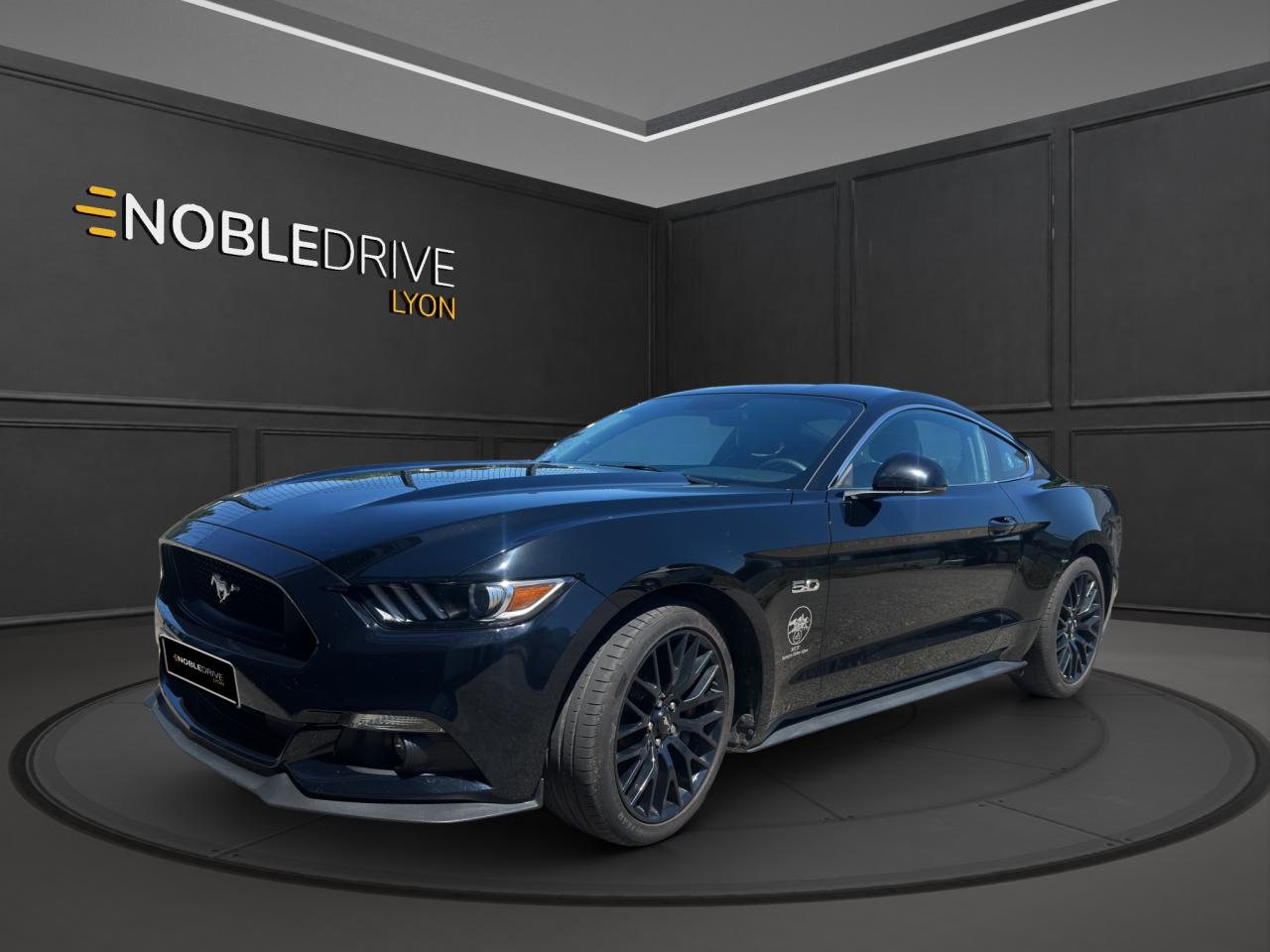 FORD MUSTANG