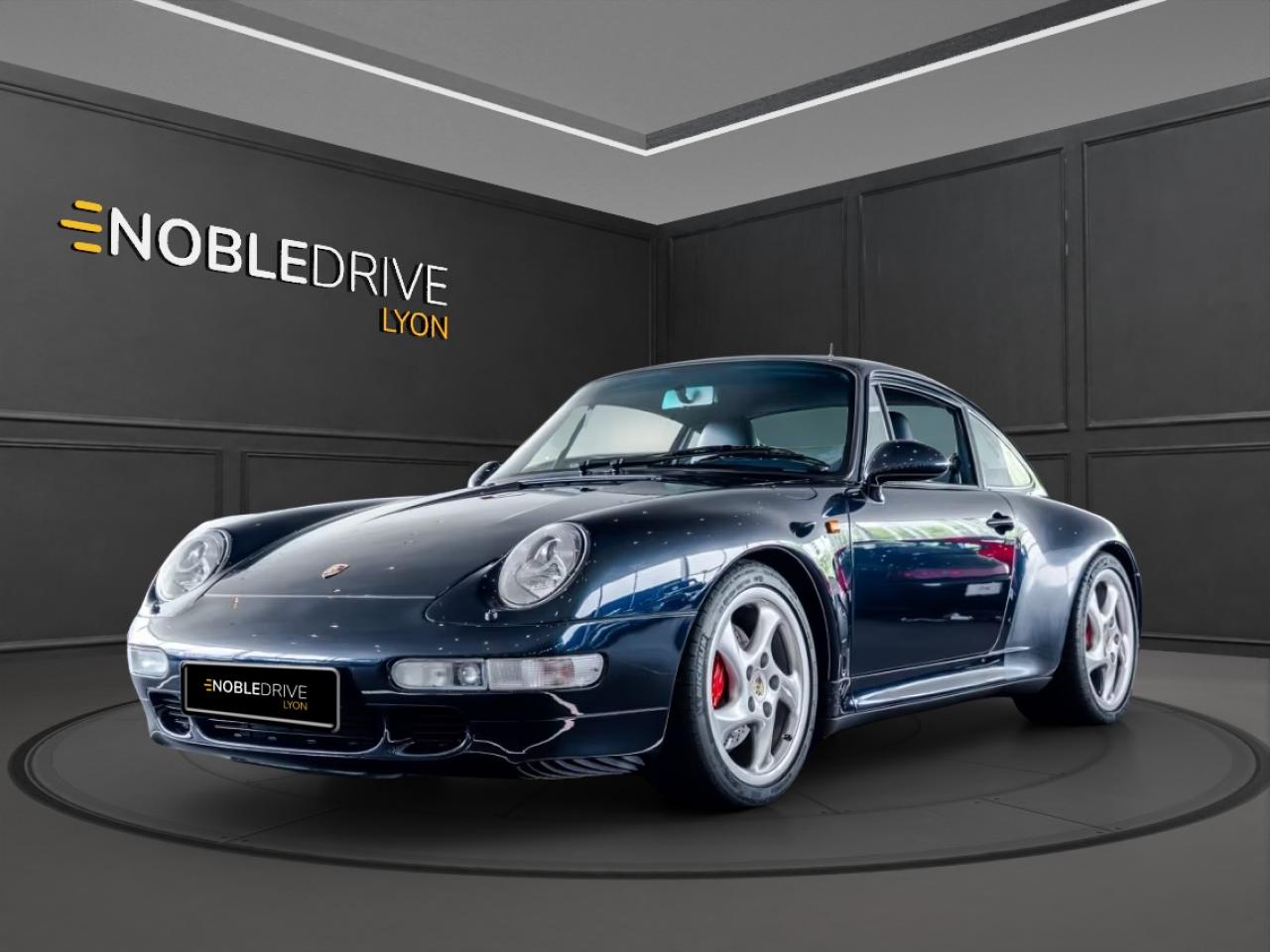 PORSCHE 911