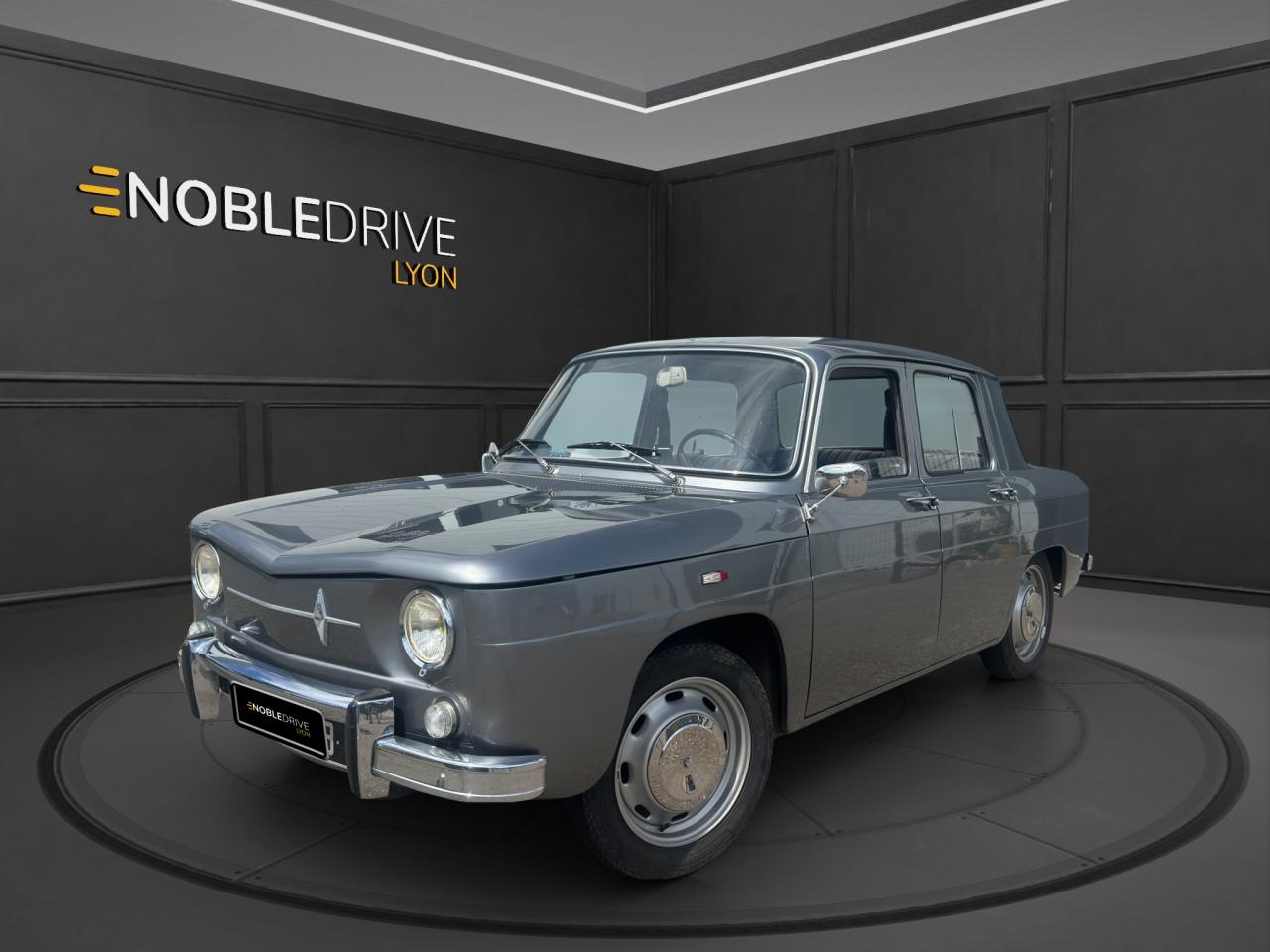 RENAULT R8