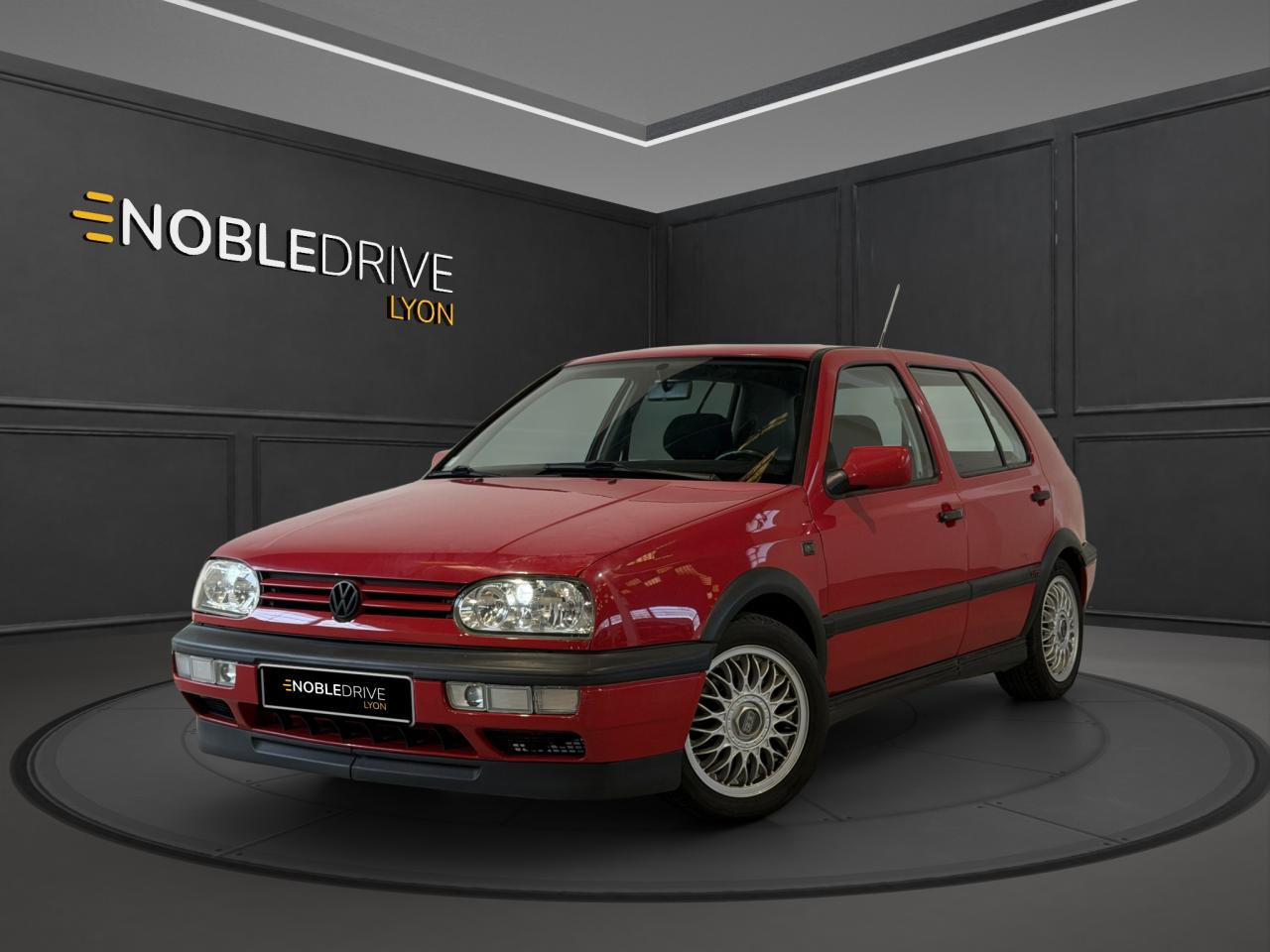 VOLKSWAGEN GOLF