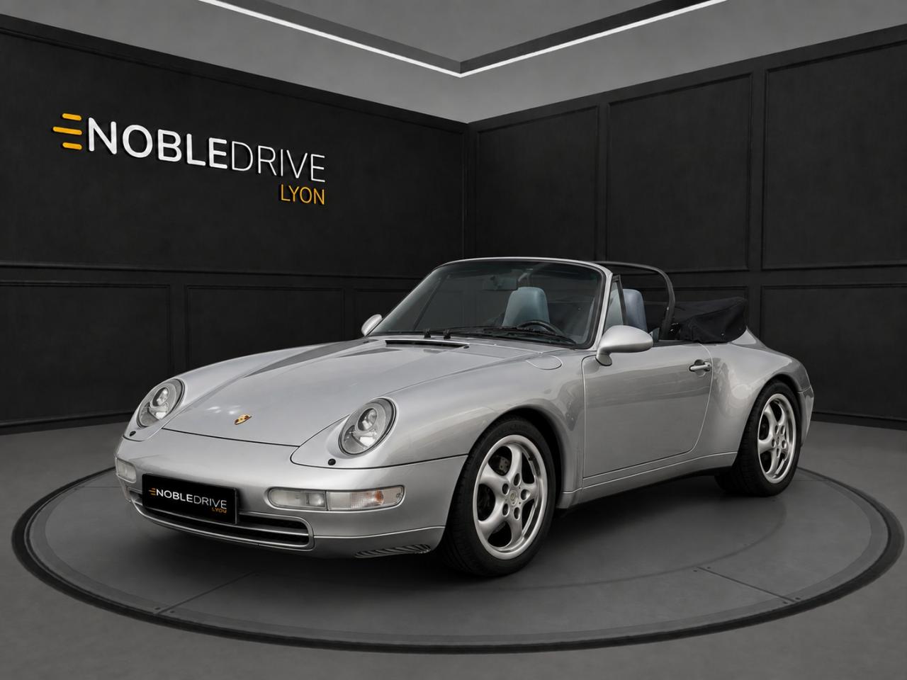 PORSCHE 911