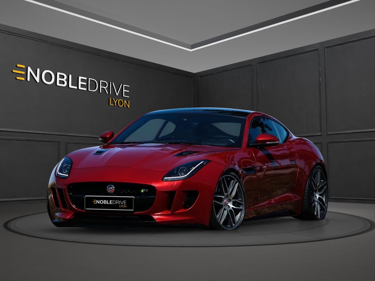 JAGUAR F-Type Coupe R - V8 550cv - TOIT PANORAMIQUE - PACK R COMPLET - BVA