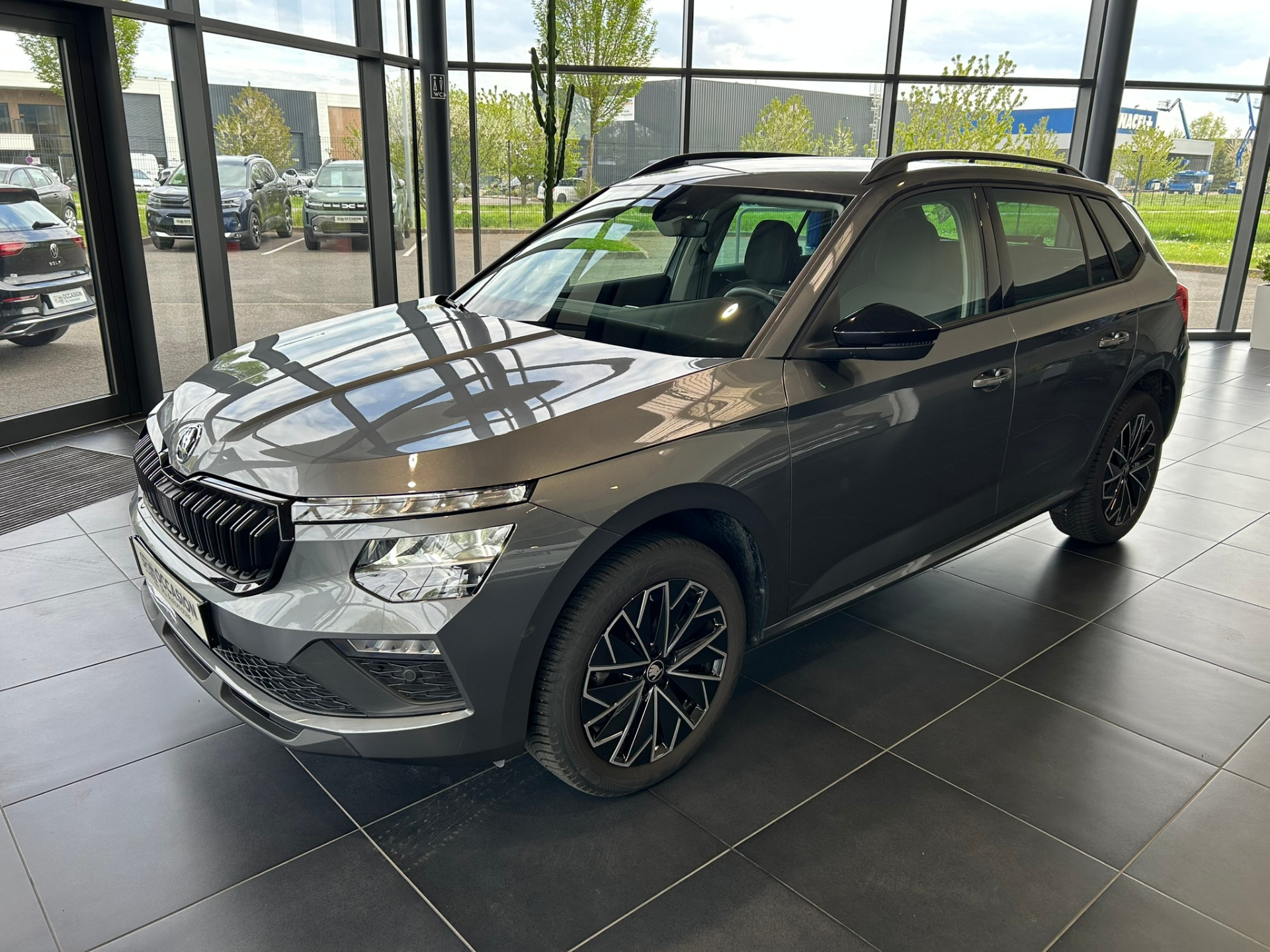 Skoda Kamiq 1.0 tsi evo 2 116 ch bvm6 selection *** super equipee avec pack design noir et pneus 4 saisons ***