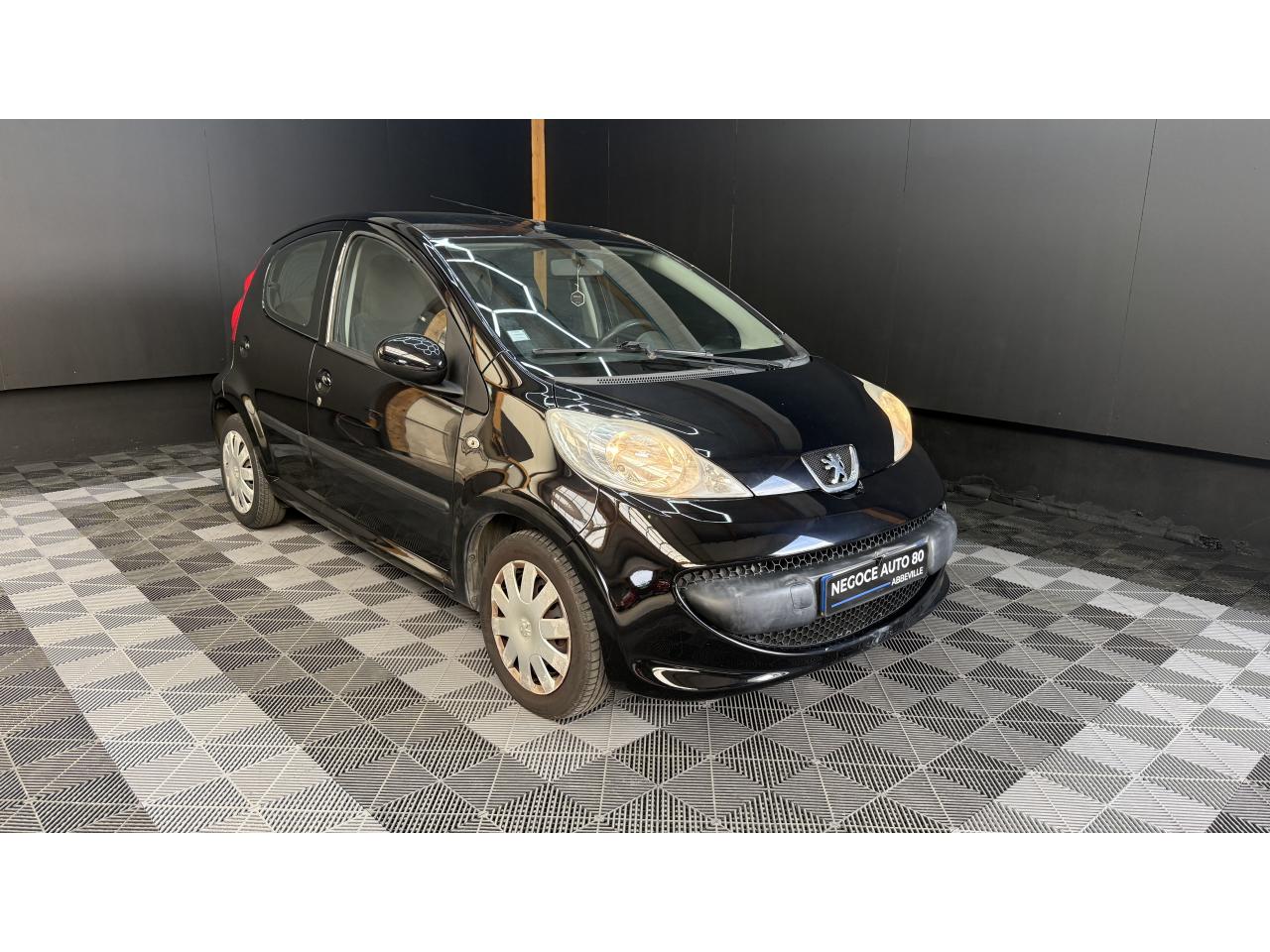 PEUGEOT 107