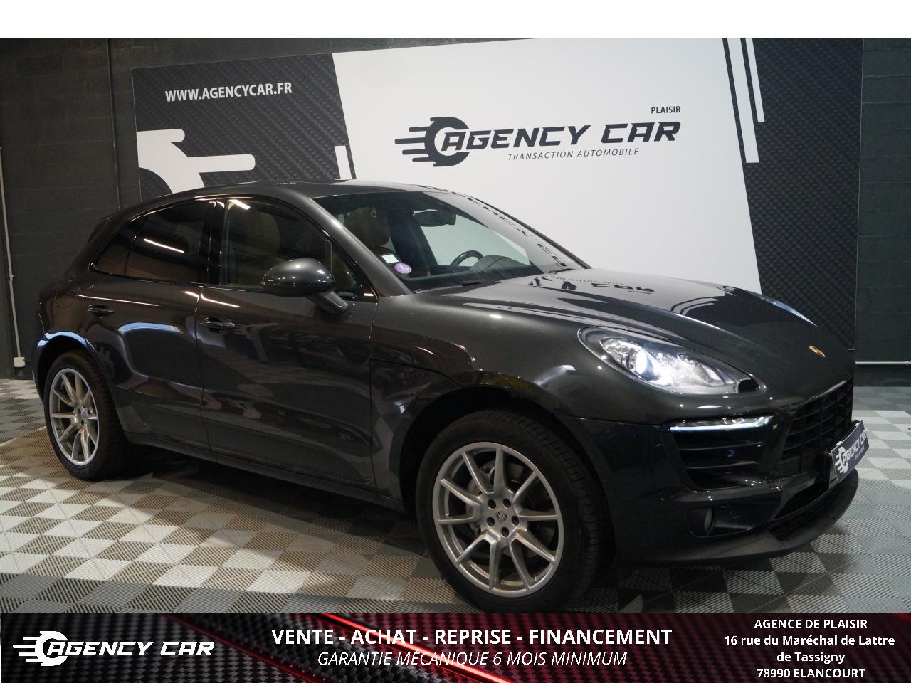 PORSCHE MACAN