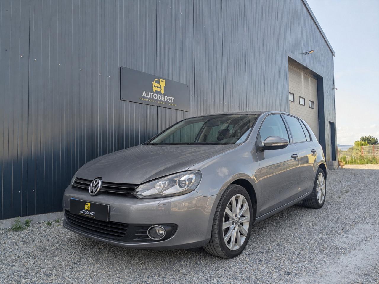 VOLKSWAGEN GOLF