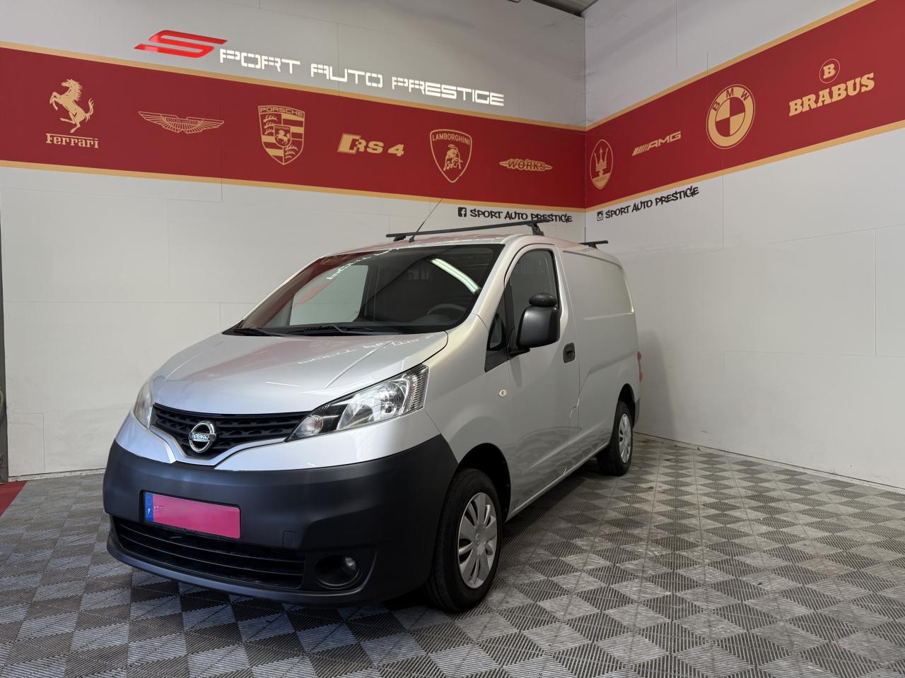 NISSAN NV200