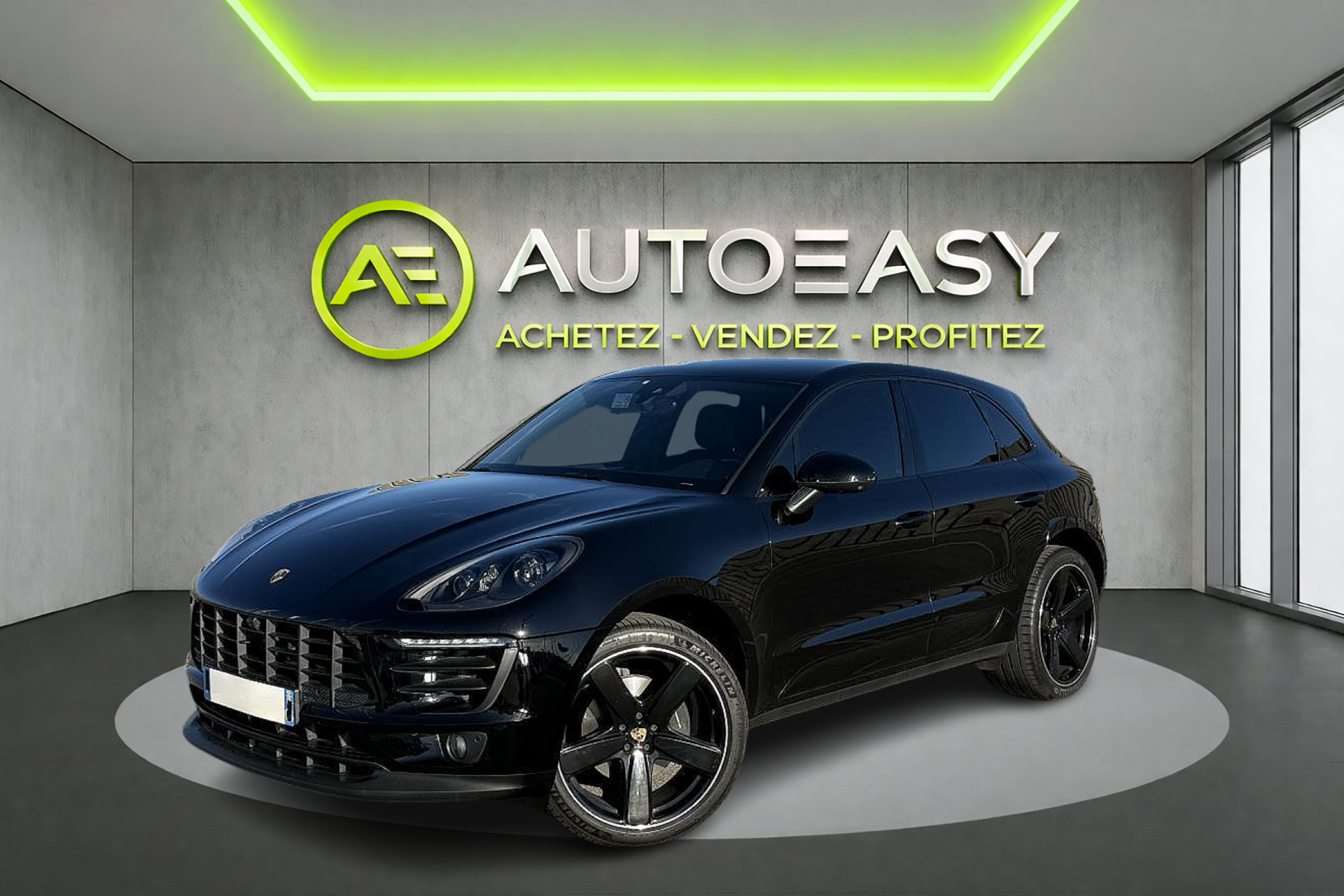 PORSCHE MACAN