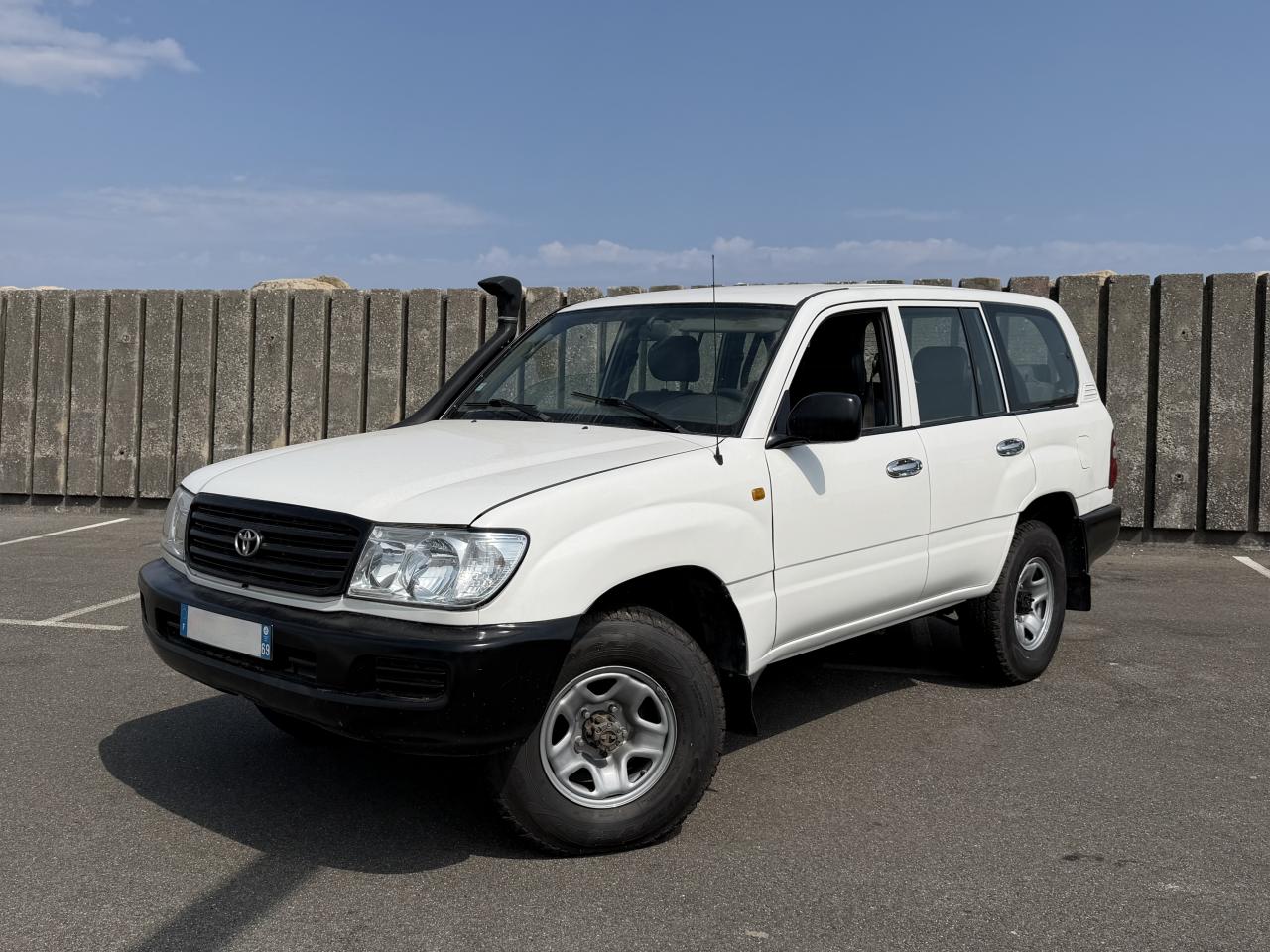 TOYOTA LAND CRUISER HZJ105L 4.2D 1HZ 9 places