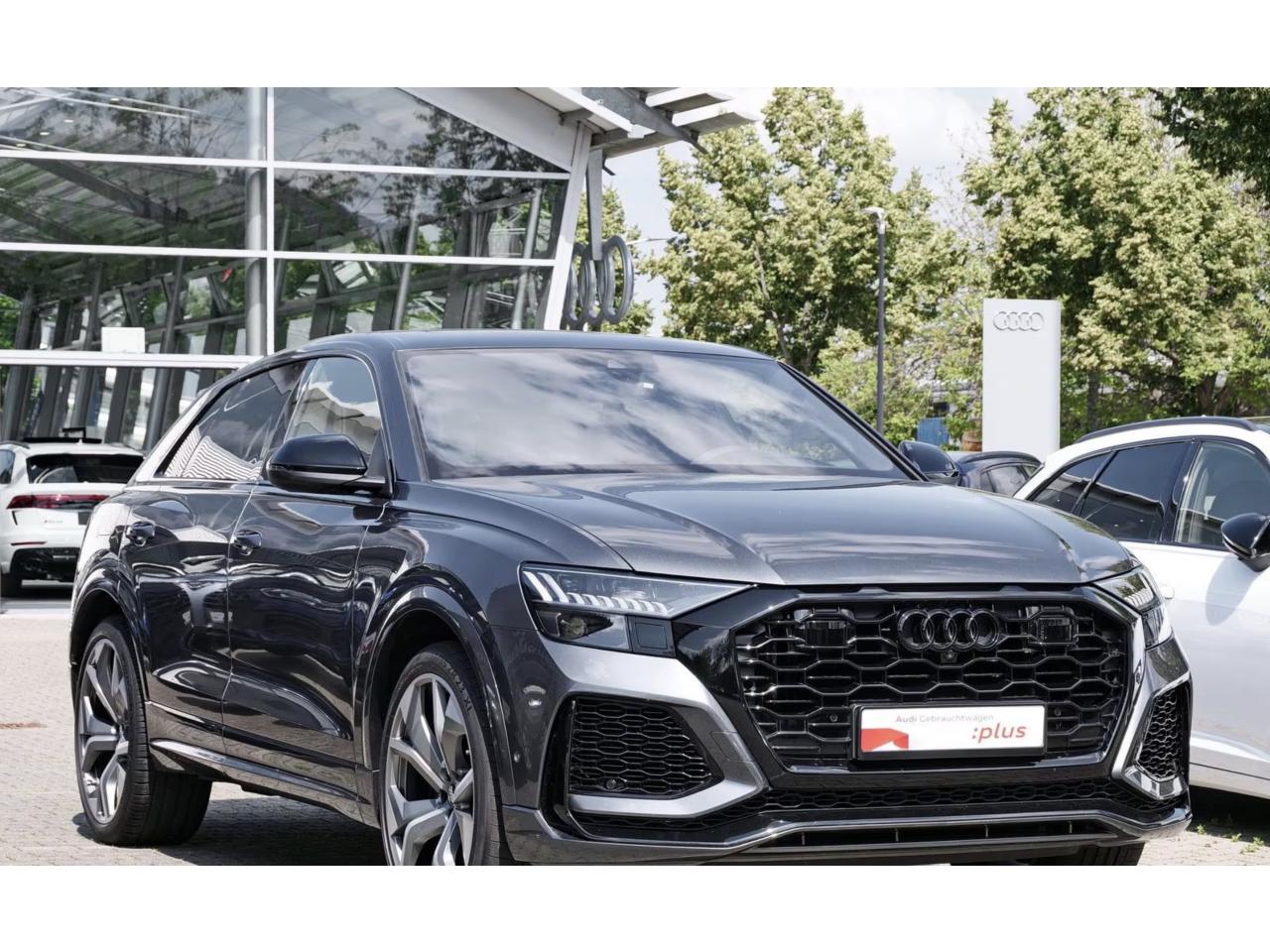 AUDI RS Q8
