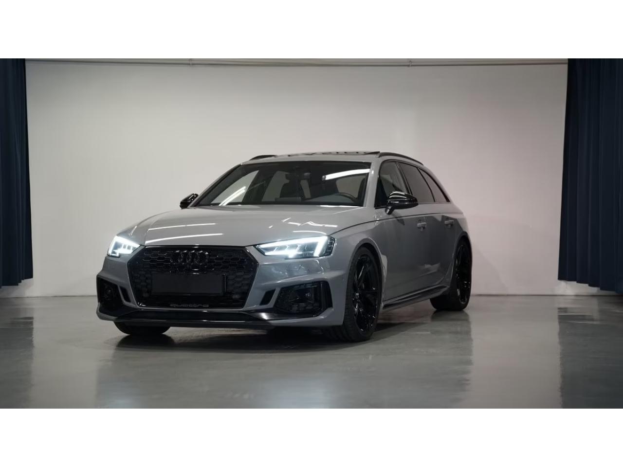 AUDI RS4 AVANT
