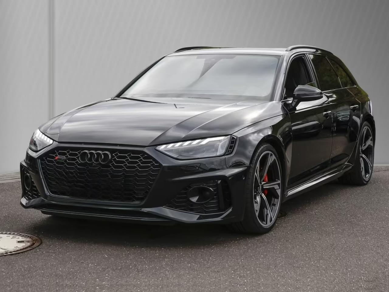 AUDI RS4 AVANT