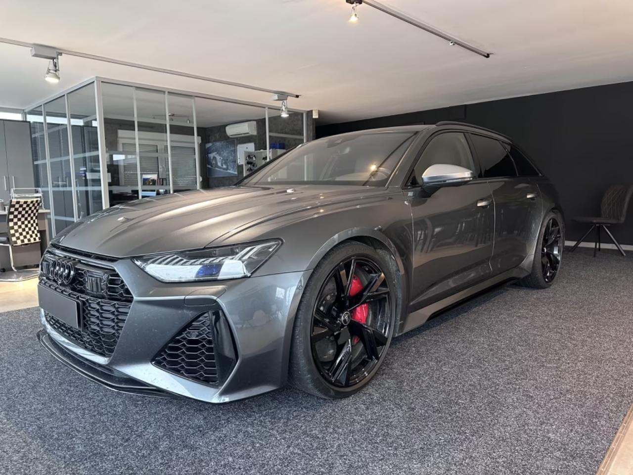 AUDI RS6 AVANT