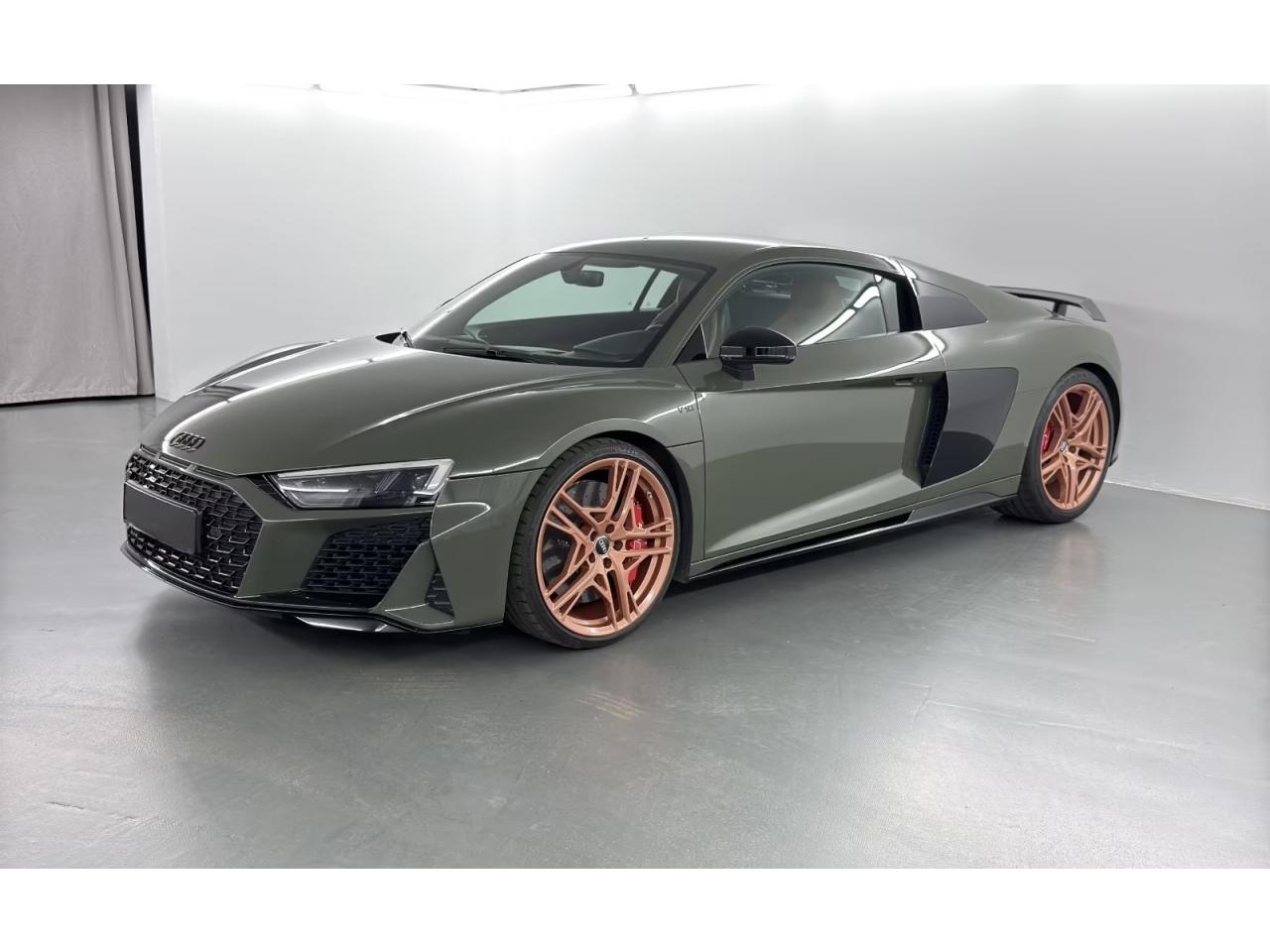 AUDI R8