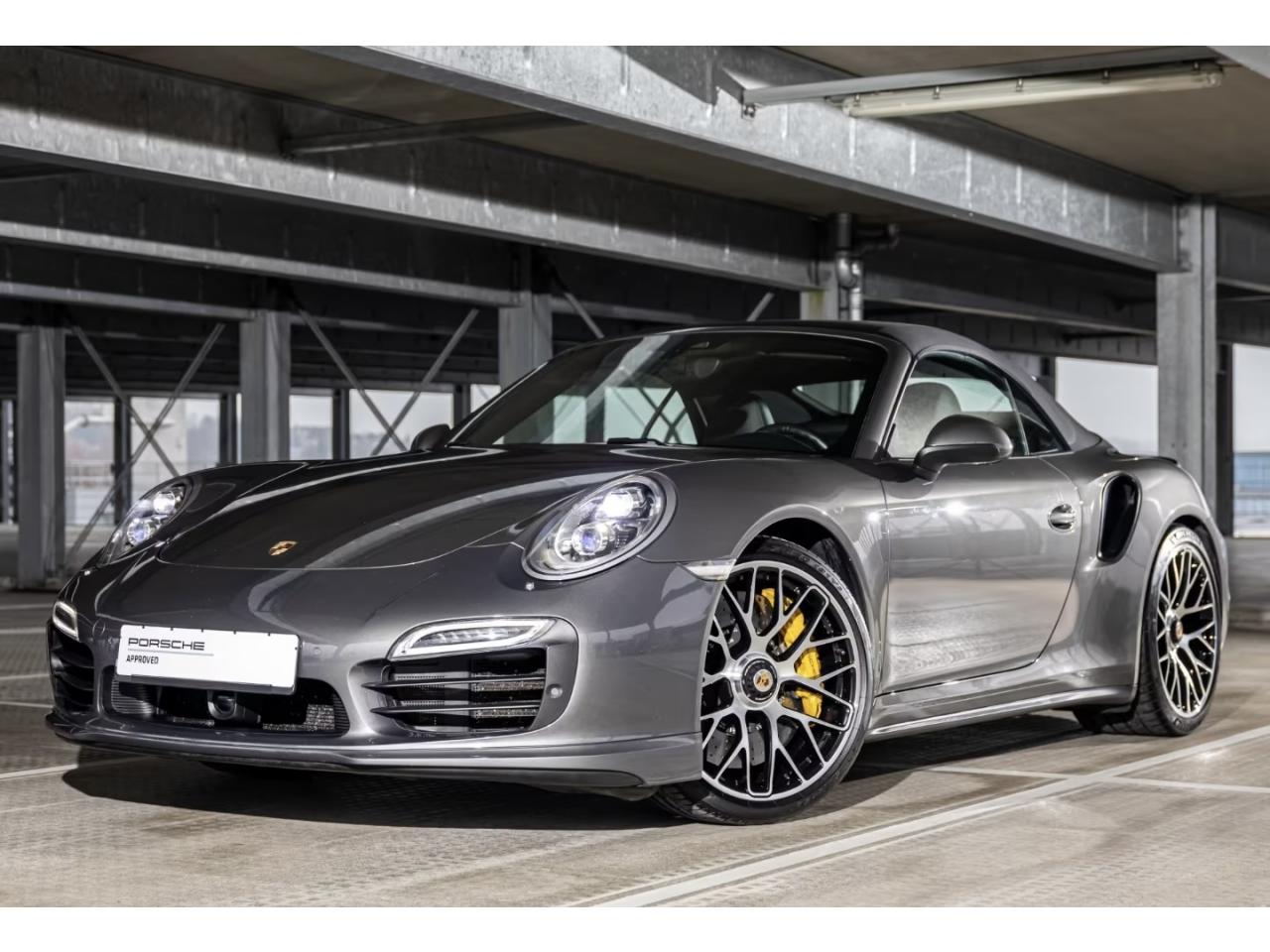 PORSCHE 911