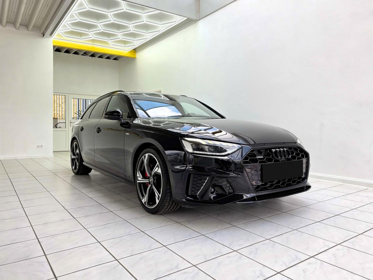 AUDI A4 AVANT