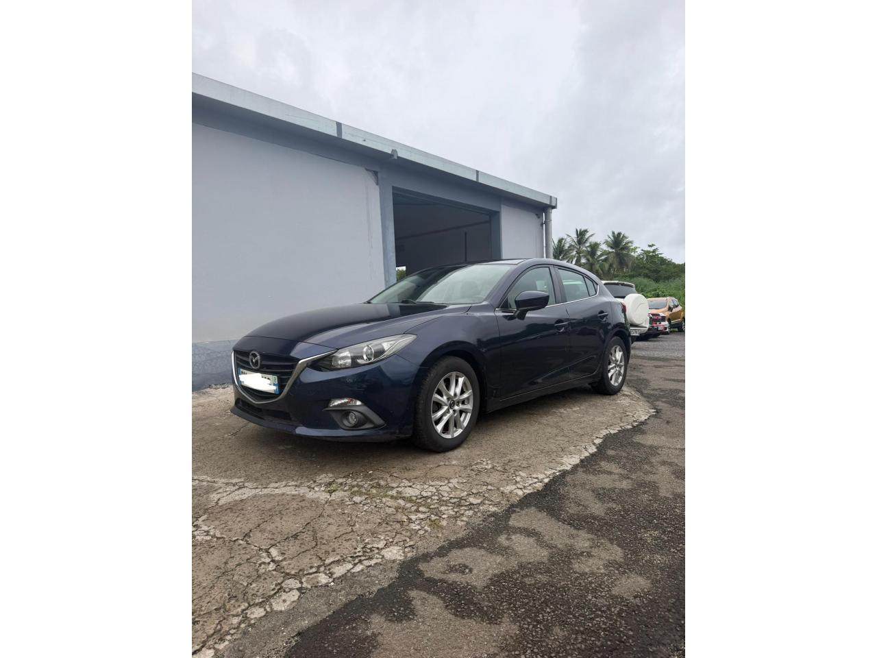 MAZDA MAZDA 3 Mazda3 1.5 Skyactiv-G - 100 2016  2013 BERLINE Harmonie PHASE 1
